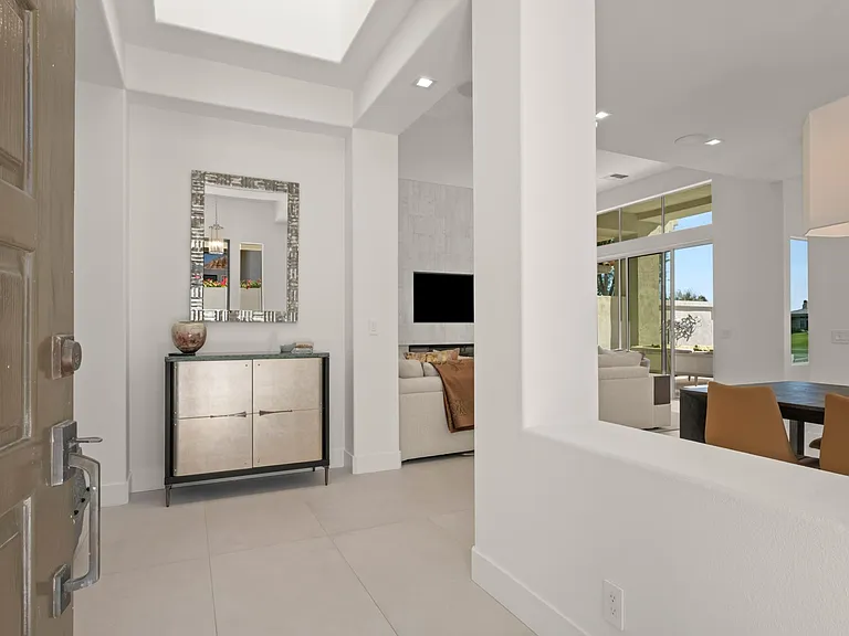407 Desert Holly Dr — Photo 6