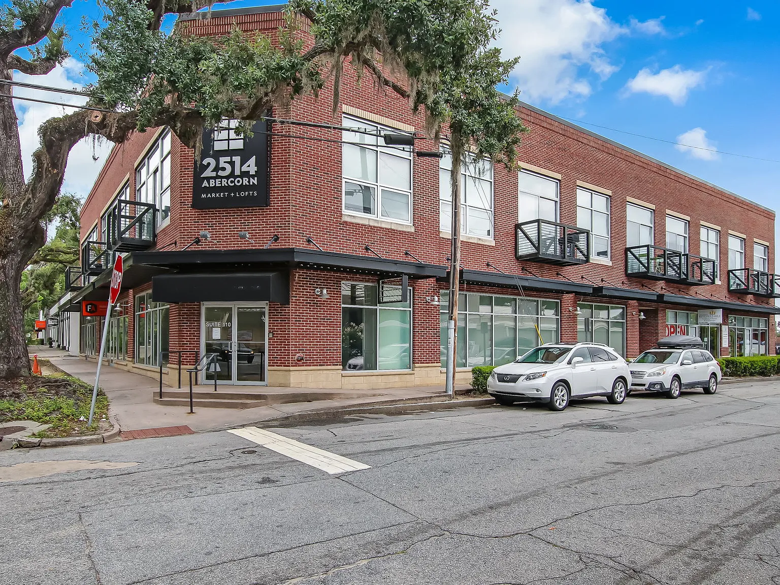 2514 Abercorn Street - 207 — Photo 4