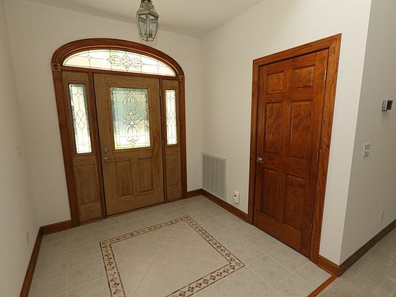 3rd image of 381 Occoneechee Dr