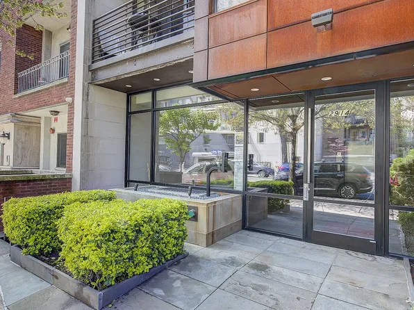29-14 Newtown Ave #1R, Astoria, NY 11102