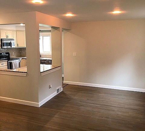 5th image of 22901 Brookdale Blvd