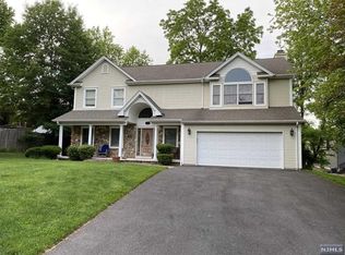 120 Williams Ave, Old Tappan, NJ 07675