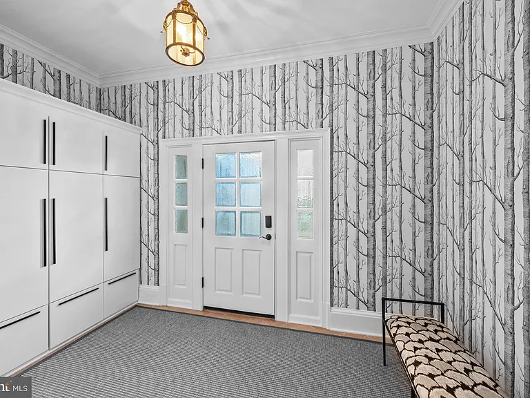 8305 Fox Haven Dr — Photo 30