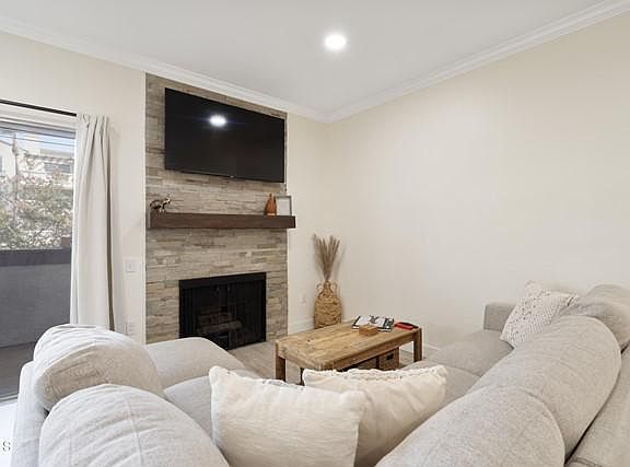 4th image of 14348 Burbank Blvd APT 3