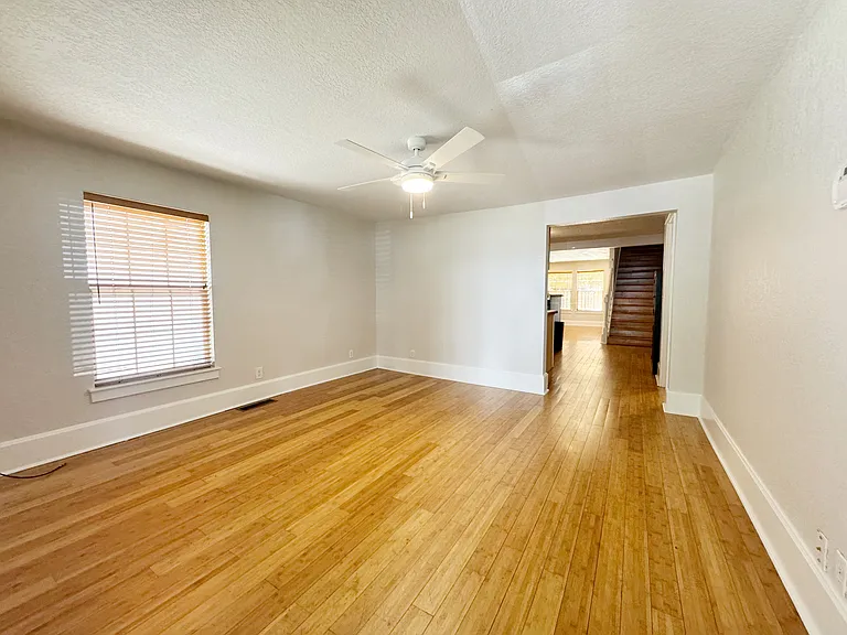 120 N Washington Ave — Photo 2