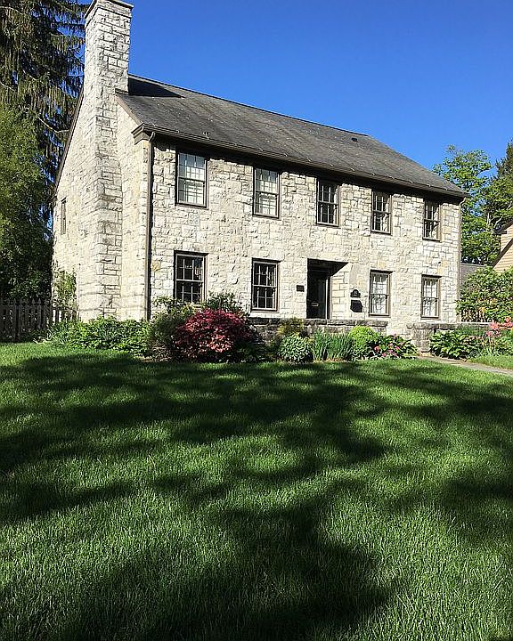 2nd image of 742 Holmes St