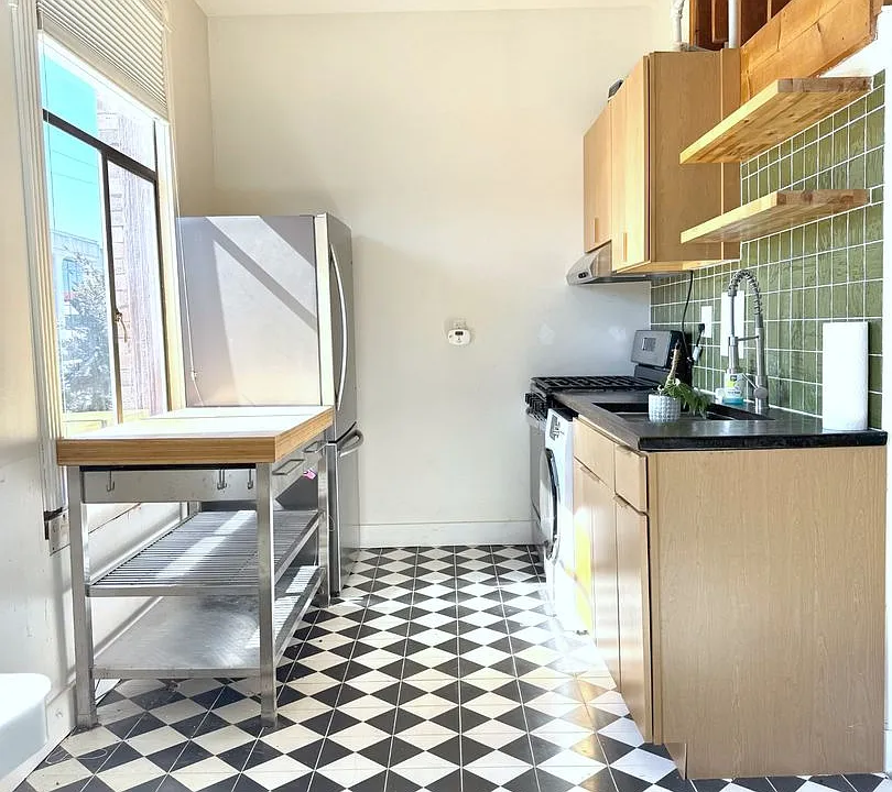 22 John St #37