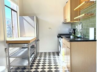 22 John St, Seattle, WA 98109