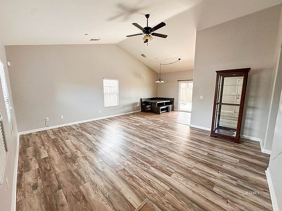 3rd image of 4205 Fiddleneck St