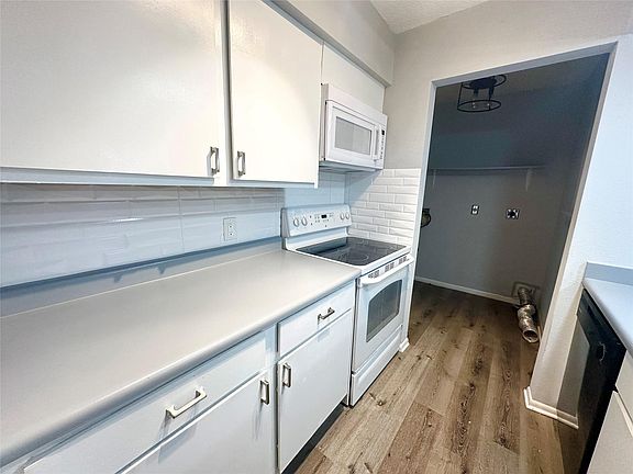 3rd image of 1900 Bay Area Blvd #102