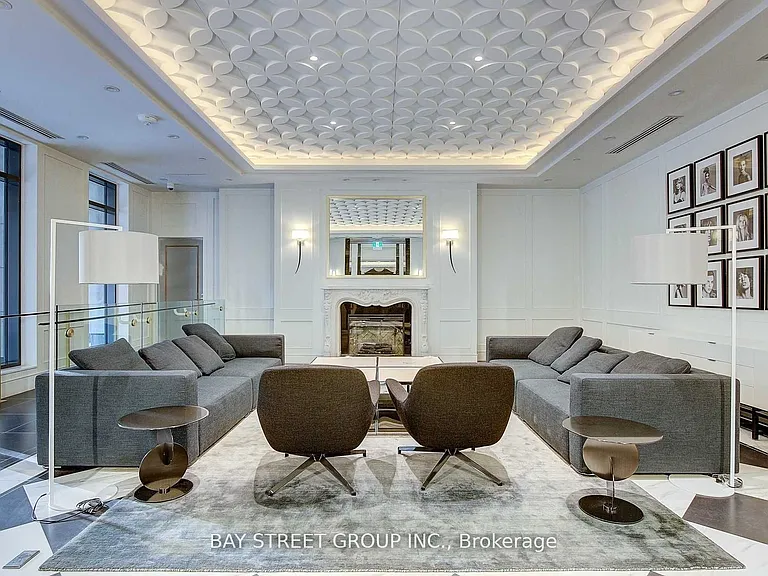 955 Bay St #314 — Photo 1