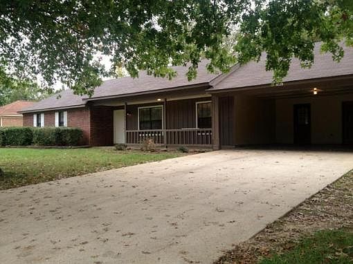 1st image of 304 Apache Dr
