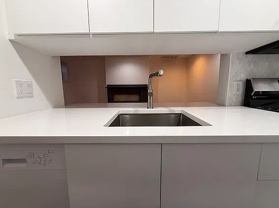 2 bed, 750 sqft, $2,300 — Photo 1
