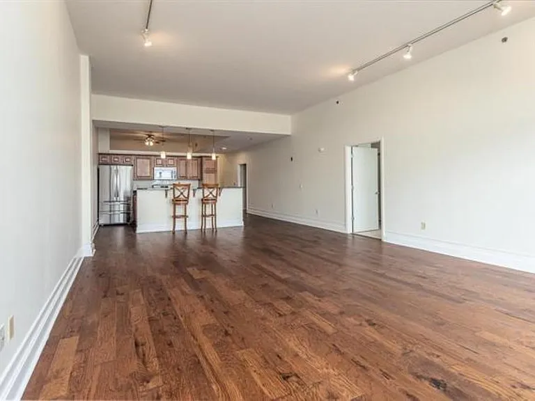 648 Riverside Dr #319 — Photo 3