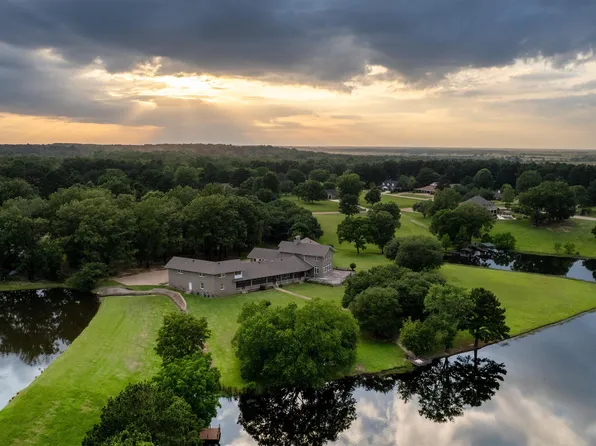 6712 N Hills Dr, Texarkana, TX 75503