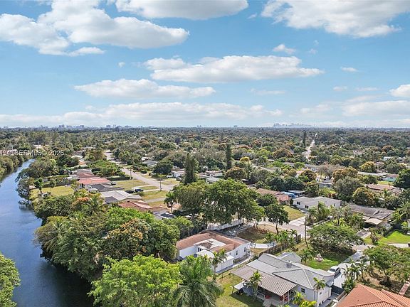 3rd image of 299 S Biscayne River Dr