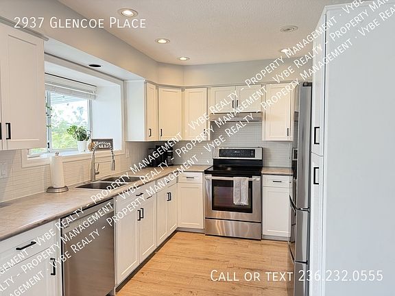 3rd image of 2937 Glencoe Pl