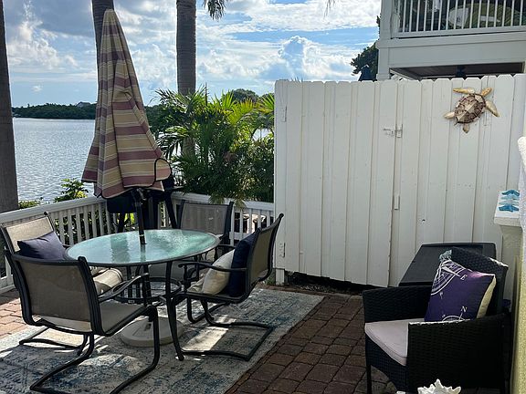 2nd image of 203 Pompano Dr SE APT B
