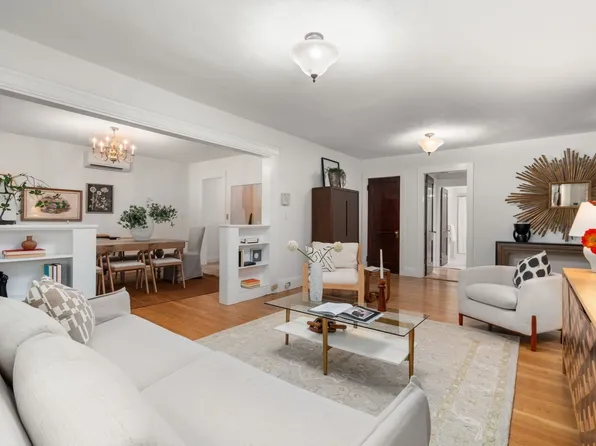 50 Lancaster Ter #2, Brookline, MA 02446