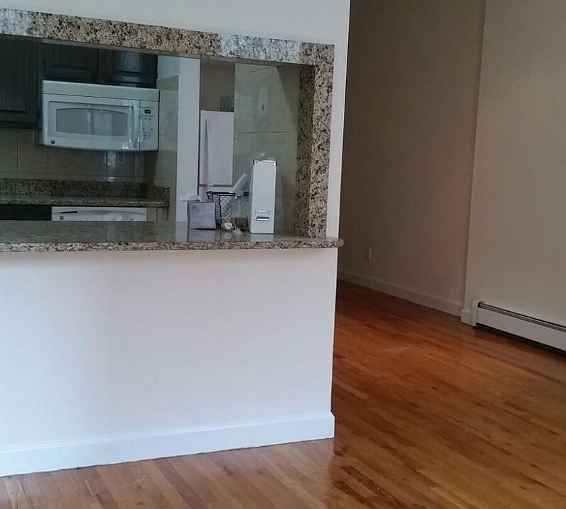 2nd image of 55 W 131st St #D-1