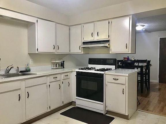 3rd image of 1461 Pawtucket Blvd #6-1