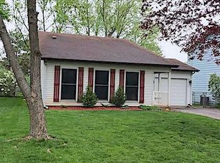73 Clover Dr, Crystal Lake, IL 60014