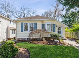 34 Glenview Ter, Cresskill, NJ 07626