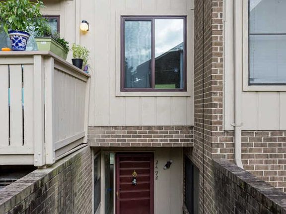 3rd image of 2492 Glengyle Dr #194