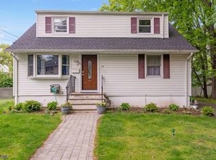 73 Davis Dr, Bergenfield, NJ 07621