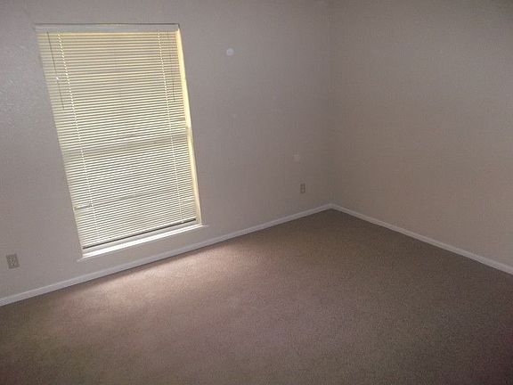 5th image of 614 Lost Springs Ct