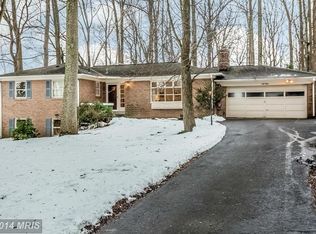 18700 Woodway Dr, Rockville, MD 20855