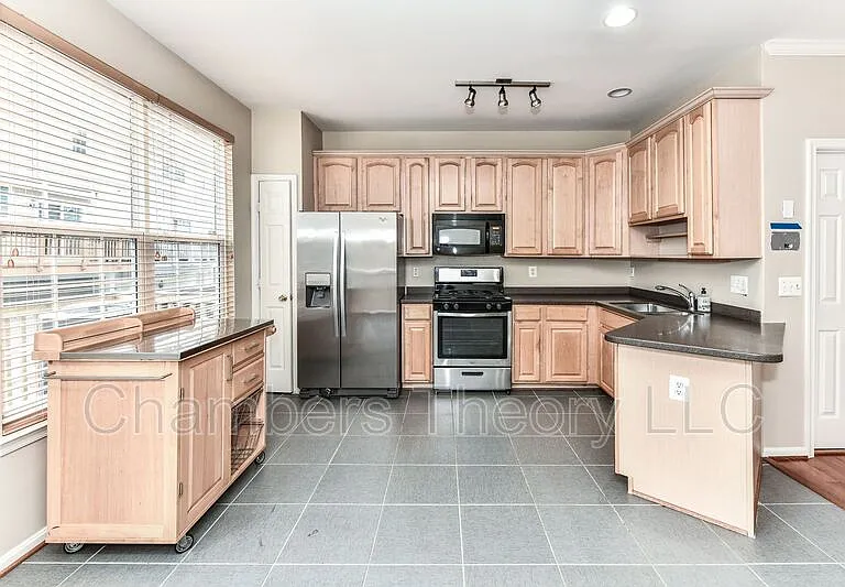 3845 Eisenhower Ave — Photo 5