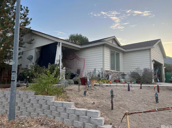 201 Crown Point Dr, Dayton, NV 89403