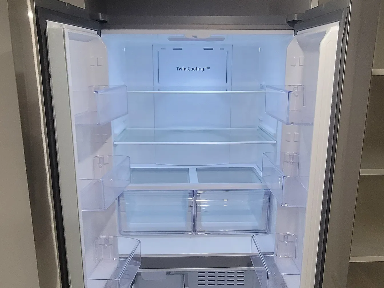 2 bed, 900 sqft, $3,000 — Photo 4