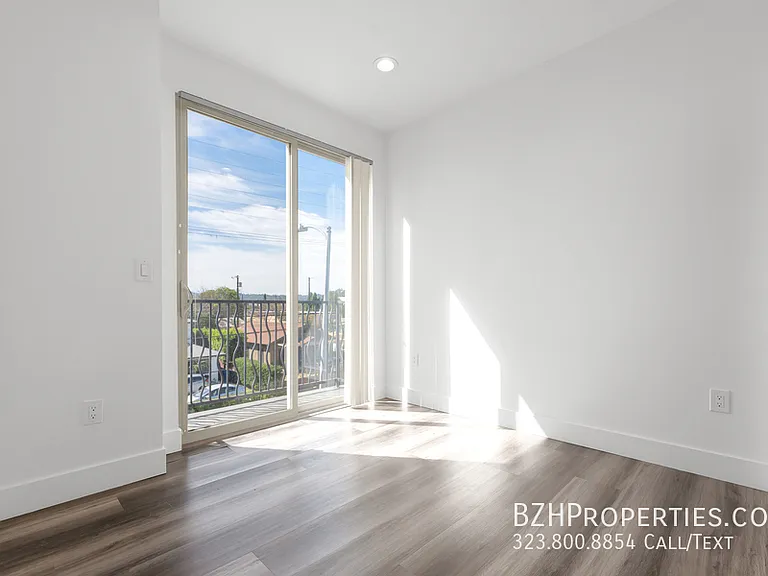 6006-6002 Klump Ave — Photo 26