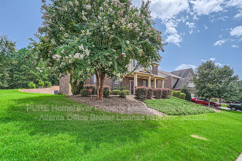 4 bed, 2.5 bath, 2964 sqft, $2,850 — Photo 2