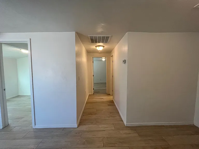 326 W Illinois St #2 — Photo 7
