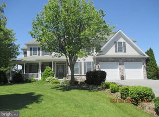 216 Shirley Ln, Boiling Springs, PA 17007