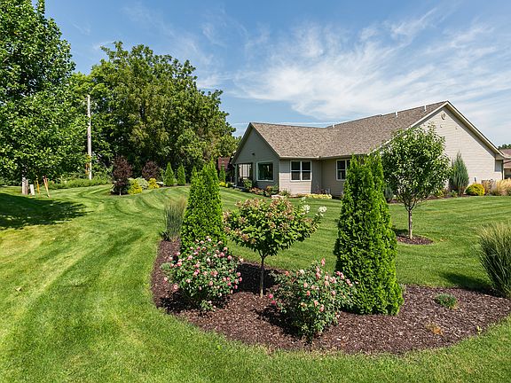4th image of 1111 33rd Avenue Cir