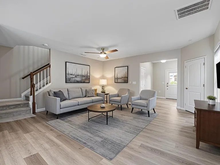1049 Laceflower Dr — Photo 9