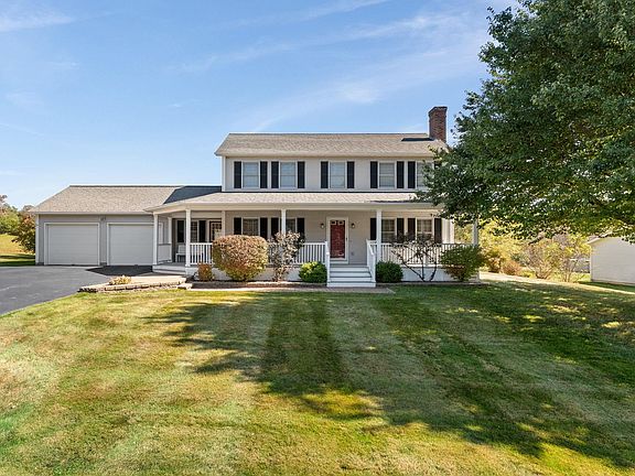 2nd image of 65 Cobble Hill Meadows