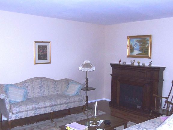 3rd image of 485 Winfield Court #A