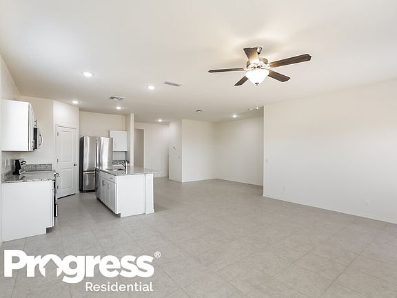 3rd image of 35495 W San Capistrano Ave