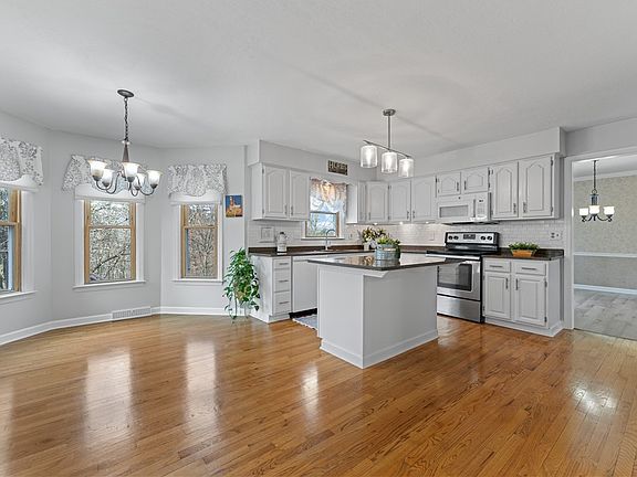 2nd image of 2481 Dogwood Dr