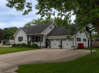 402 7th St SE, Stewartville, MN 55976