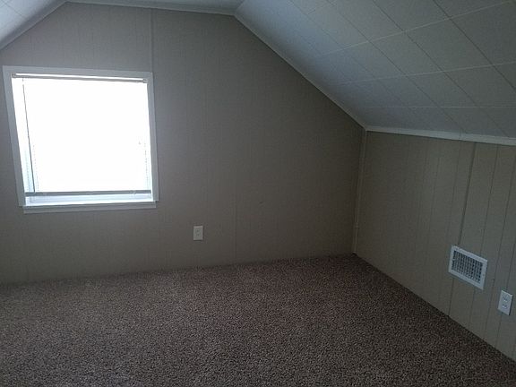 4th image of 4155 Saint Lawrence Ave