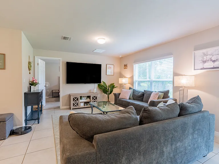 22420 Sacramento Ave — Photo 11