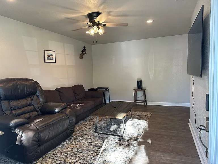 834 Nash St — Photo 7