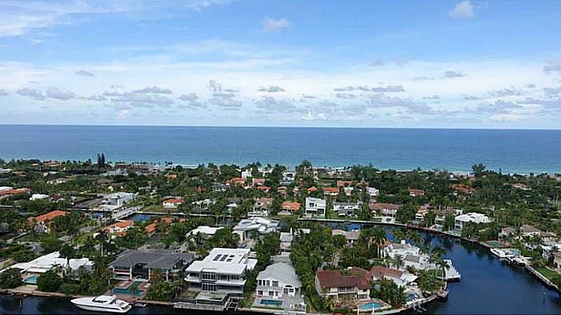 1st image of 20201 E Country Club Dr APT 2606
