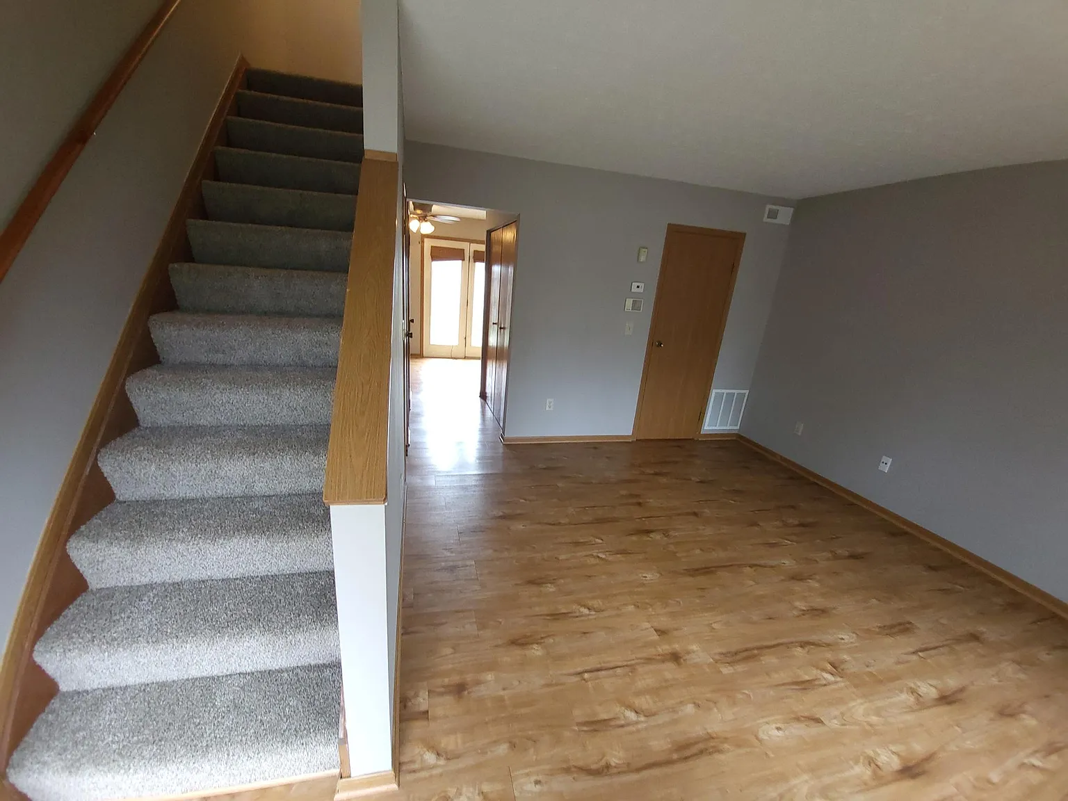 2 bed, 968 sqft, $1,695 — Photo 3
